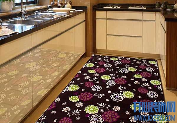 地毯“入”厨房，如何发挥出装饰与清洁的效果，这些小细节要掌握