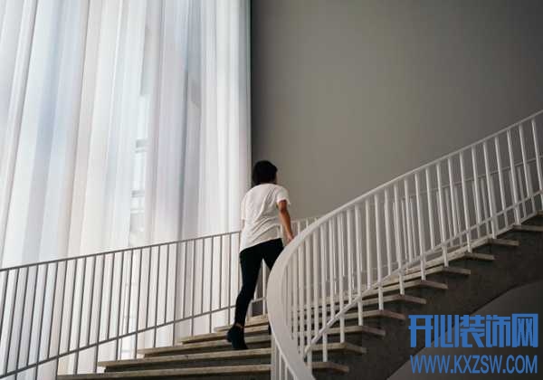 爬楼梯对身体有什么好处？如何依靠其减肥，老年人爬楼梯需要注意哪些
