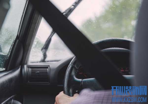坐在轿车后座需要系安全带吗？高速上不系安全带会有哪些后果