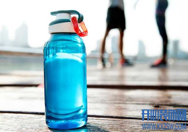 跑完步喝什么对身体比较好？运动饮料的功效，运动之后喝白开水需要注意什么